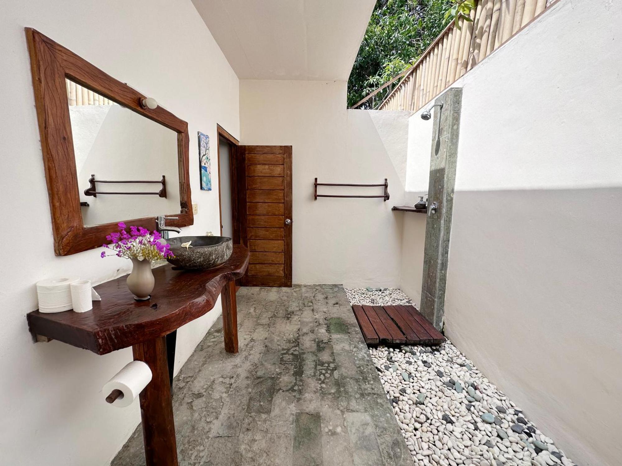 Tulamben Pebble & Fins Bali Dive Resort מראה חיצוני תמונה